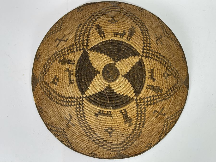 Large Fine Native American Apache Tray Basket Antique Featuring Men And Deer 17'R X 3'H [Photo 14]