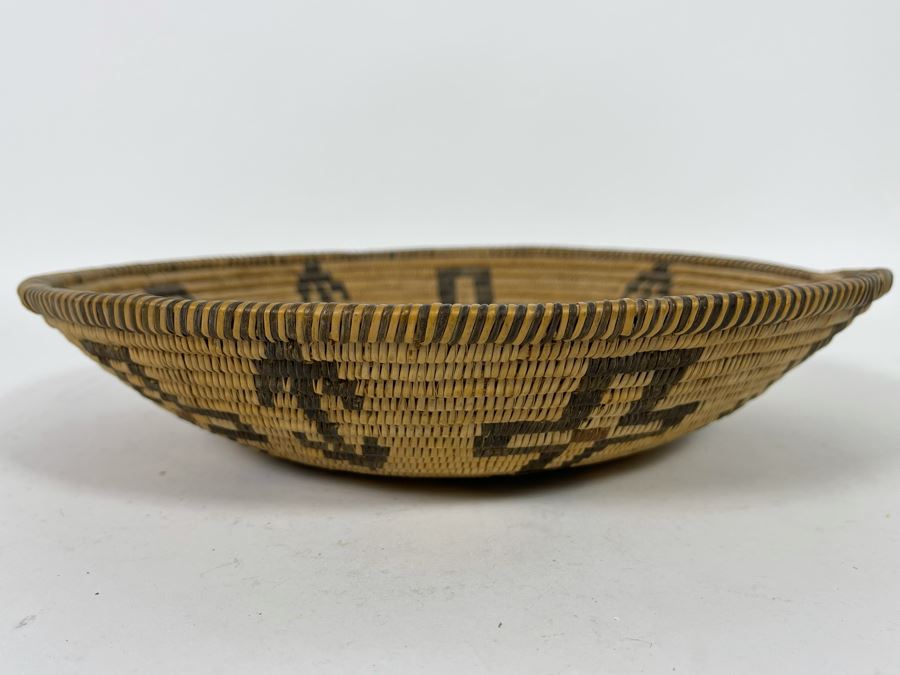 Large Fine Native American Tray Basket Antique 11'R X 2.5'H	 [Photo 6]