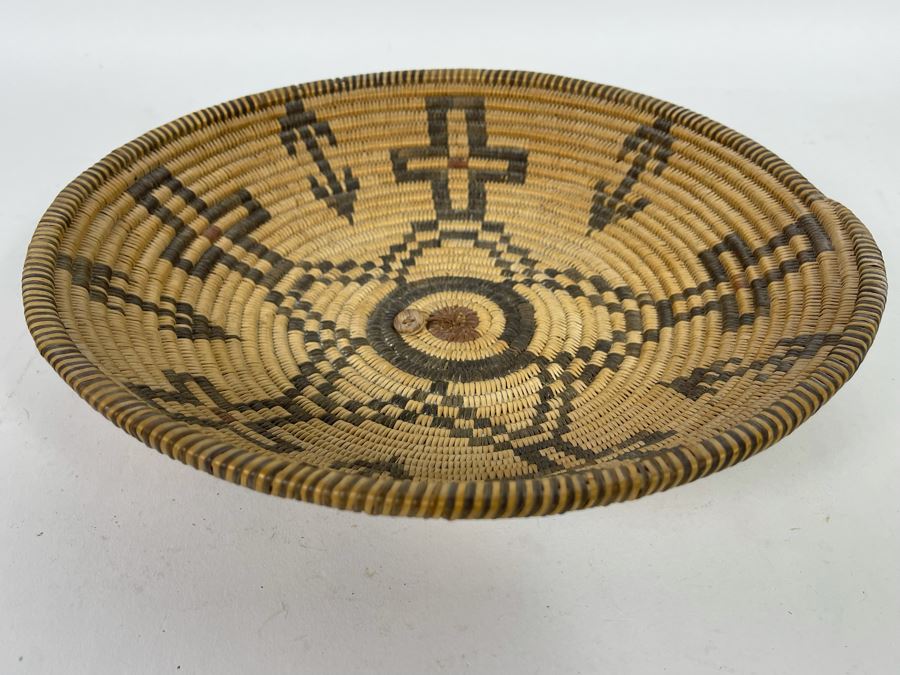 Large Fine Native American Tray Basket Antique 11'R X 2.5'H	 [Photo 5]