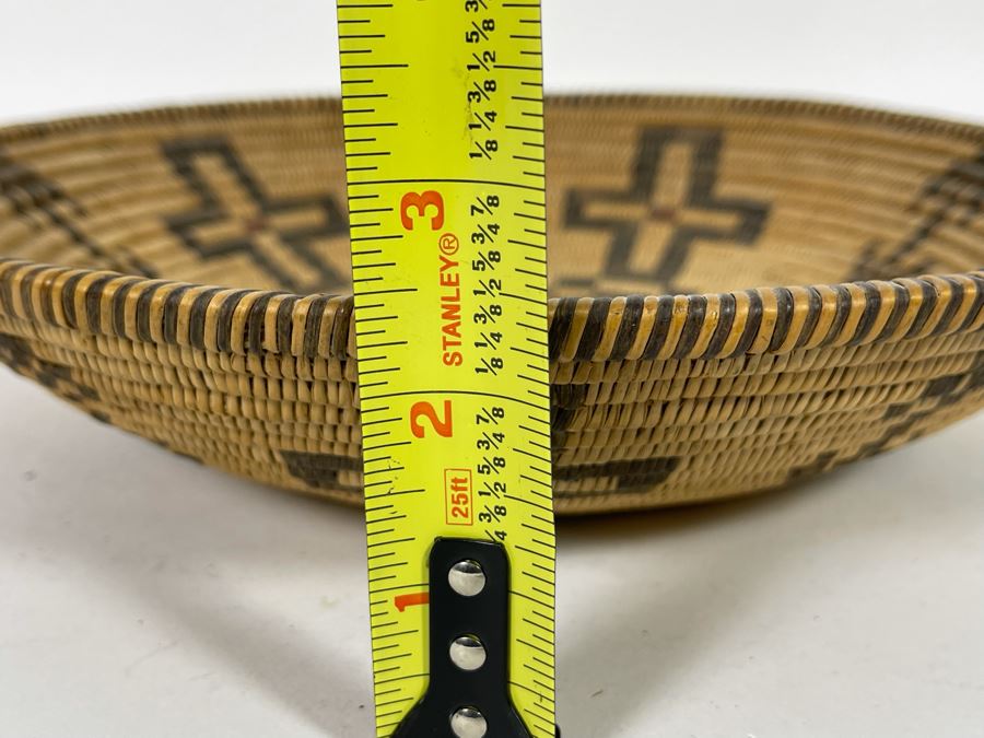 Large Fine Native American Tray Basket Antique 11'R X 2.5'H	 [Photo 15]