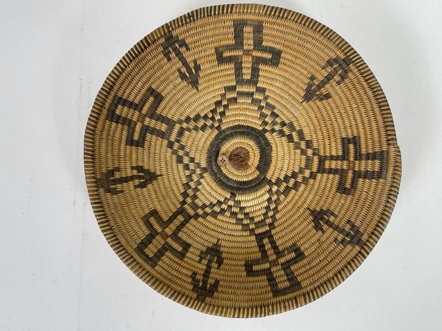 Large Fine Native American Tray Basket Antique 11'R X 2.5'H	 [Photo 8]