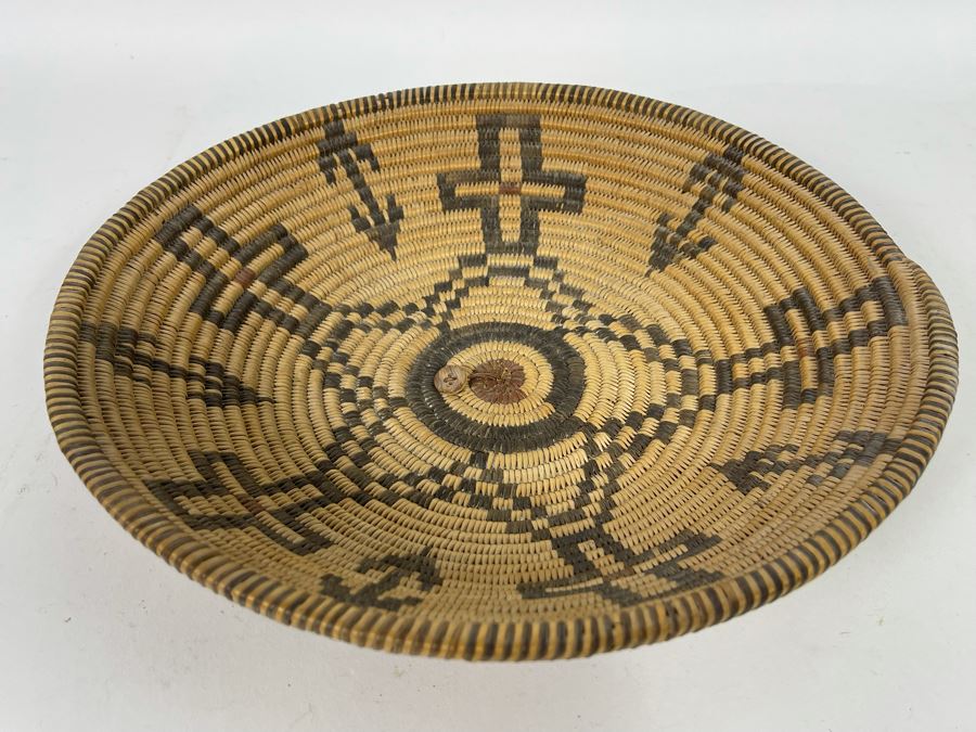 Large Fine Native American Tray Basket Antique 11'R X 2.5'H	 [Photo 7]
