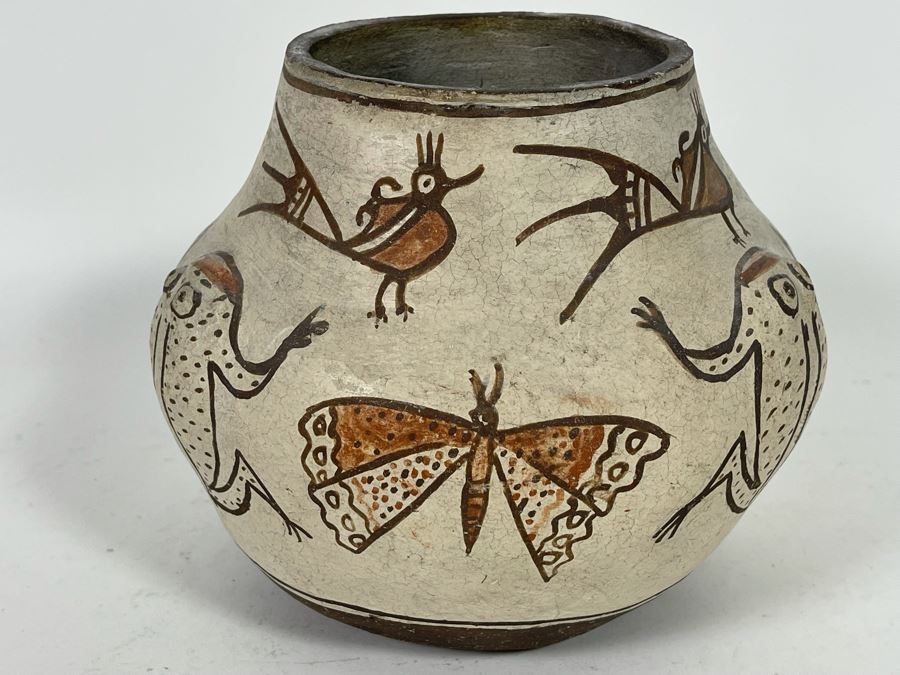 Antique Zuni Native American Frog Pot Featuring Frogs, Butterflies And Birds With Provenance 8W X 7H [Photo 10]