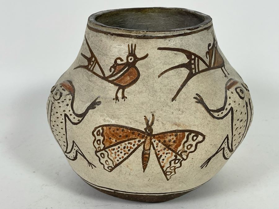 Antique Zuni Native American Frog Pot Featuring Frogs, Butterflies And Birds With Provenance 8W X 7H [Photo 11]