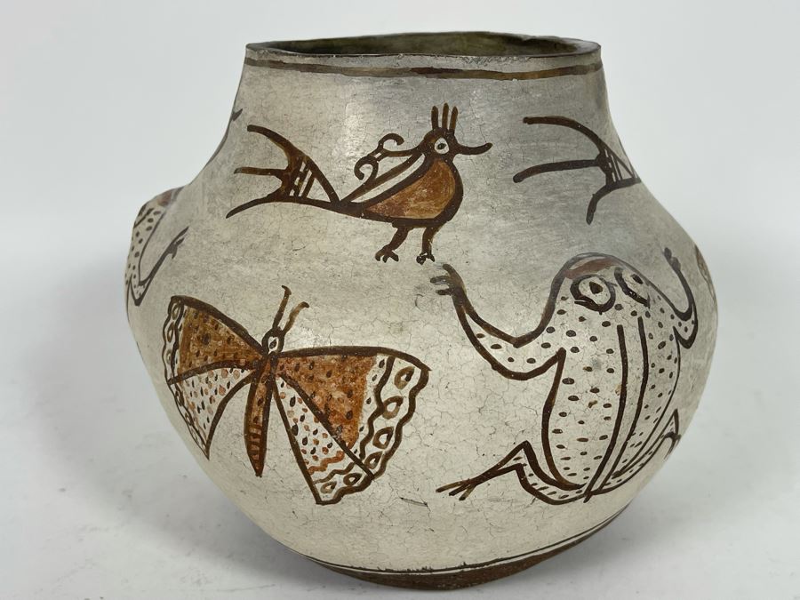Antique Zuni Native American Frog Pot Featuring Frogs, Butterflies And Birds With Provenance 8W X 7H [Photo 16]