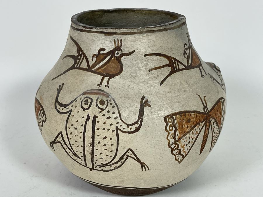 Antique Zuni Native American Frog Pot Featuring Frogs, Butterflies And Birds With Provenance 8W X 7H [Photo 14]