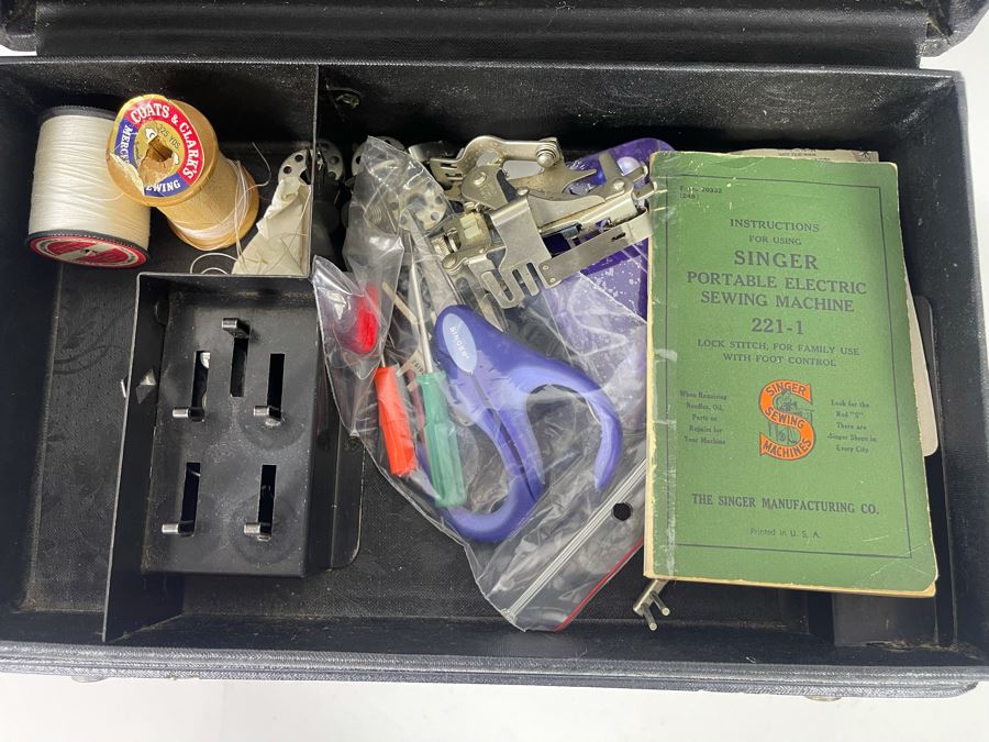 Singer Featherweight Sewing Machine Model 221-1 In Great Condition With Case, Accessories And Original Manual [Photo 11]