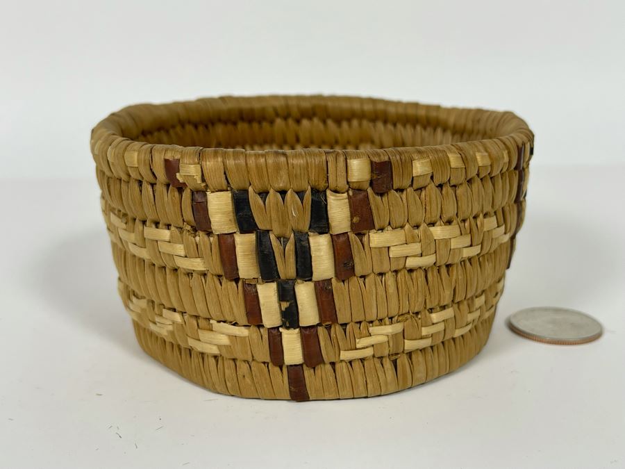 Small Native American Indian Fraser River Basket 4.5W X 2H [Photo 2]