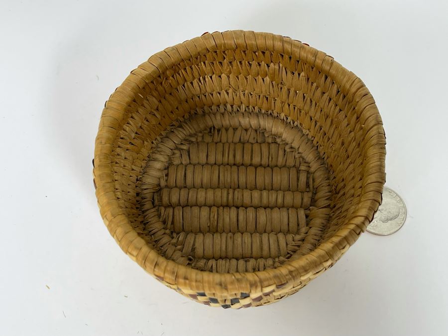 Small Native American Indian Fraser River Basket 4.5W X 2H [Photo 4]