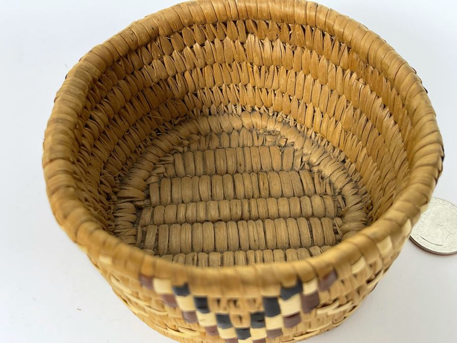 Small Native American Indian Fraser River Basket 4.5W X 2H