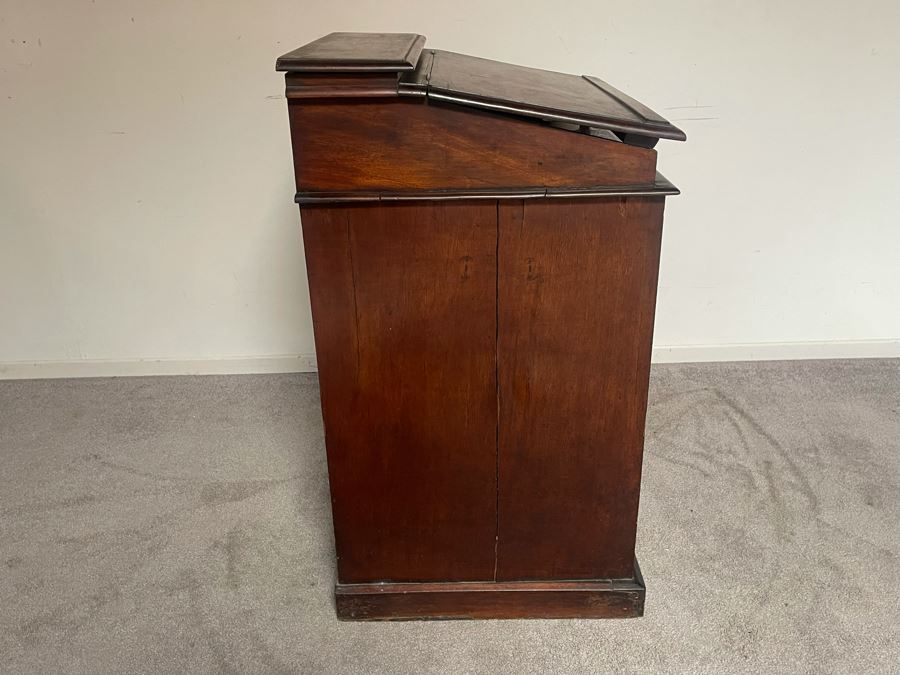 Antique English Gentleman’s Sea Captain’s Ship Pedestal Washstand With (3) Vintage Straight Razors 24W X 22D X 38H [Photo 26]