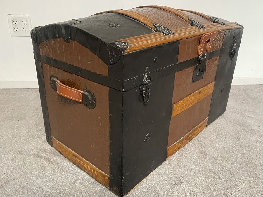 Vintage Domed Wood And Metal Trunk 32W X 17D X 19H [Photo 5]