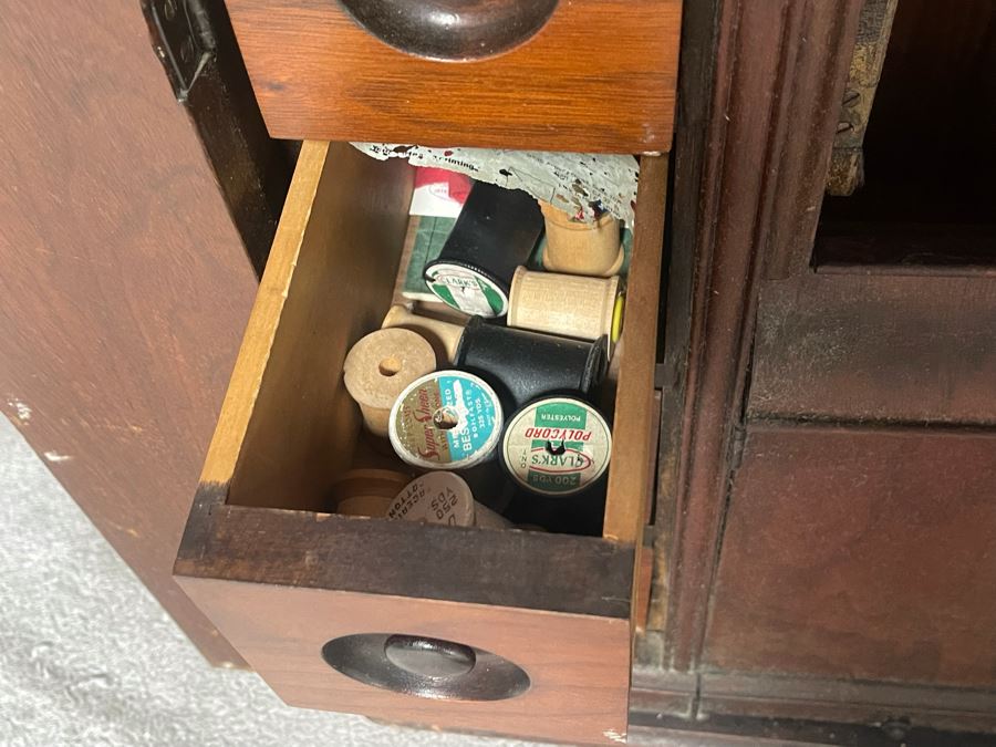 Antique Singer Sewing Machine No. 66 With Wooden Cabinet And Original Singer Instruction Book Dated 1920 In Italian And Some Sewing Supplies In Cabinet Drawers 32W X 17D X 40H [Photo 17]