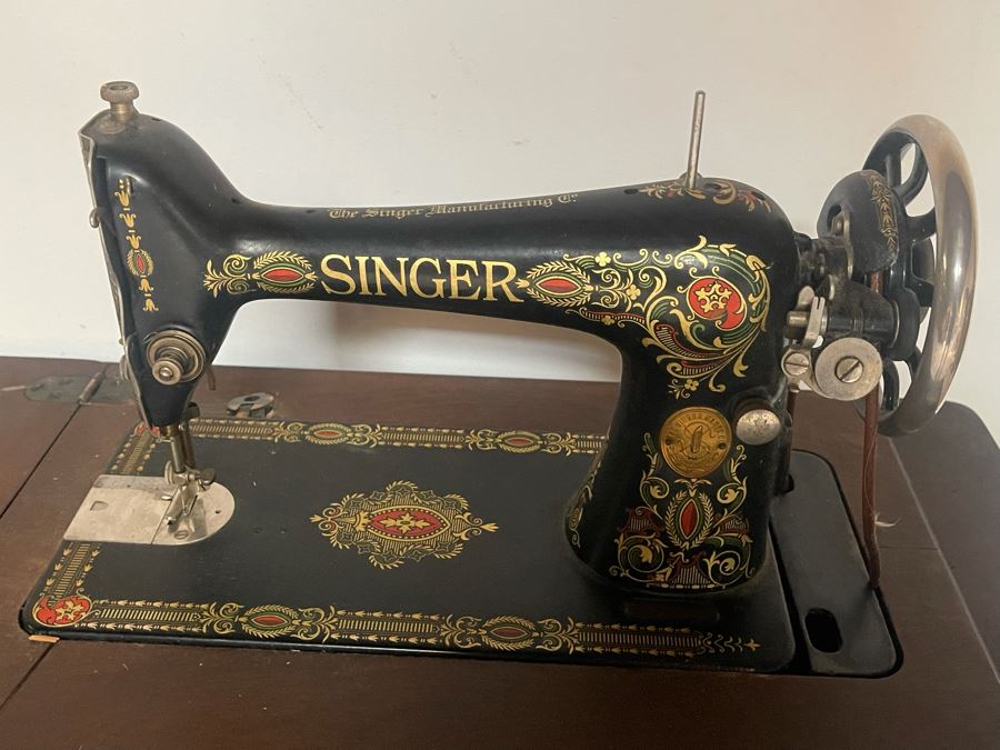 Antique Singer Sewing Machine No. 66 With Wooden Cabinet And Original ...