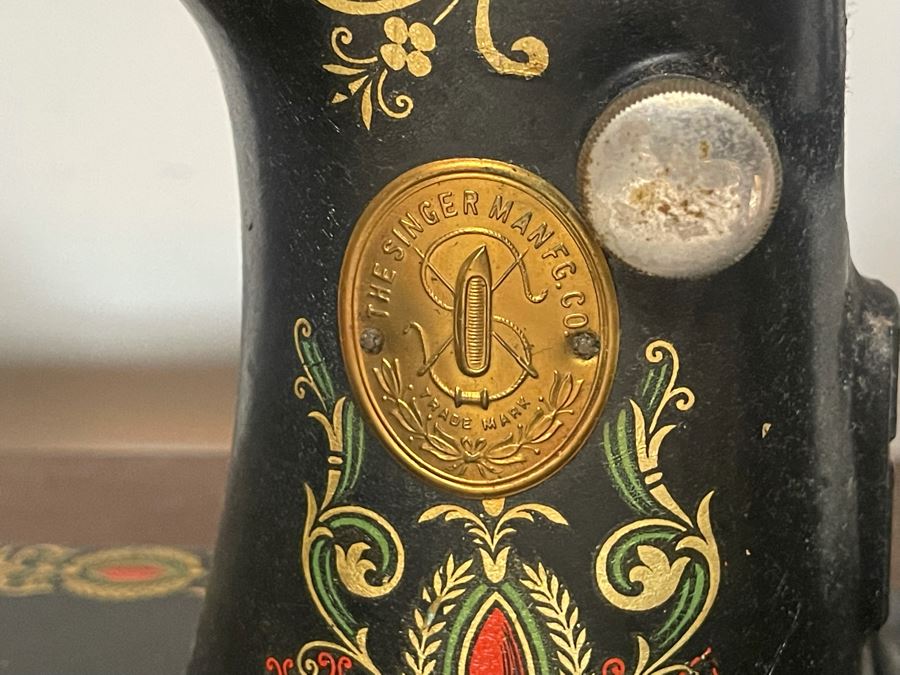 Antique Singer Sewing Machine No. 66 With Wooden Cabinet And Original Singer Instruction Book Dated 1920 In Italian And Some Sewing Supplies In Cabinet Drawers 32W X 17D X 40H [Photo 7]