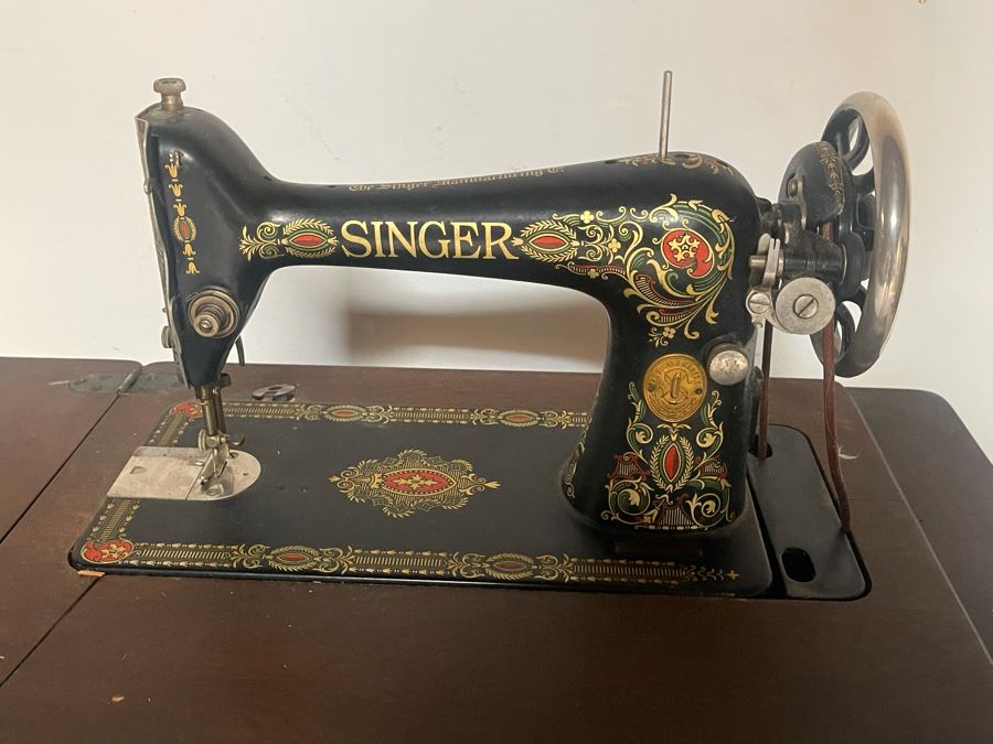 Antique Singer Sewing Machine No. 66 With Wooden Cabinet And Original ...