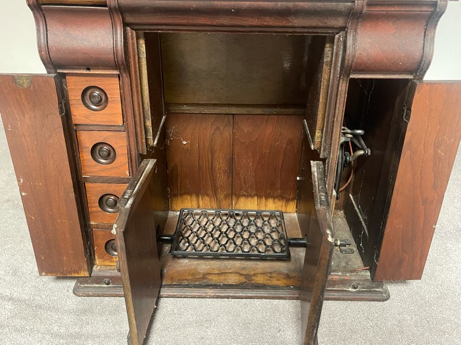 Antique Singer Sewing Machine No. 66 With Wooden Cabinet And Original ...