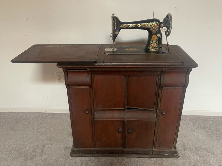 Antique Singer Sewing Machine No. 66 With Wooden Cabinet And Original Singer Instruction Book Dated 1920 In Italian And Some Sewing Supplies In Cabinet Drawers 32W X 17D X 40H [Photo 4]