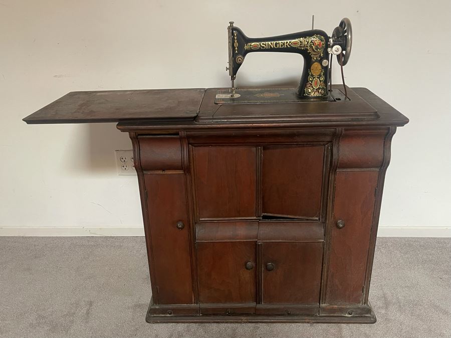 Antique Singer Sewing Machine No. 66 With Wooden Cabinet And Original Singer Instruction Book Dated 1920 In Italian And Some Sewing Supplies In Cabinet Drawers 32W X 17D X 40H [Photo 3]