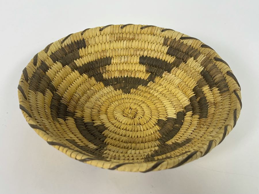 Vintage Native American Indian Papago Woven Basket 6.75R X 1.75H [Photo 4]
