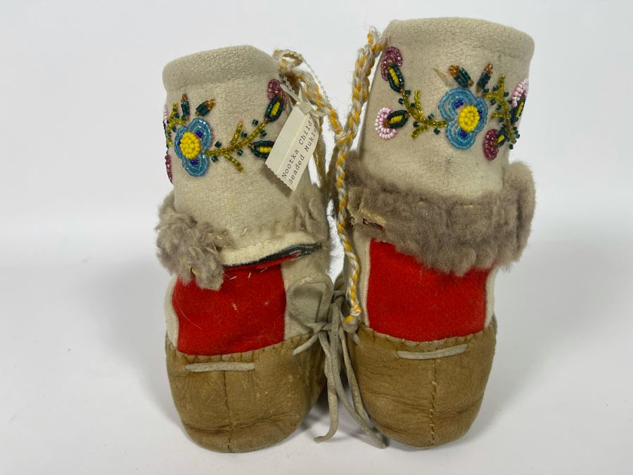 Vintage Nootka Child’s Beaded Mukluks Moccasins 7L [Photo 9]