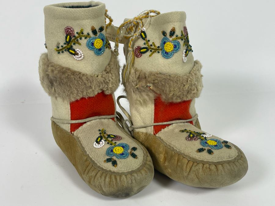 Vintage Nootka Child’s Beaded Mukluks Moccasins 7L [Photo 2]