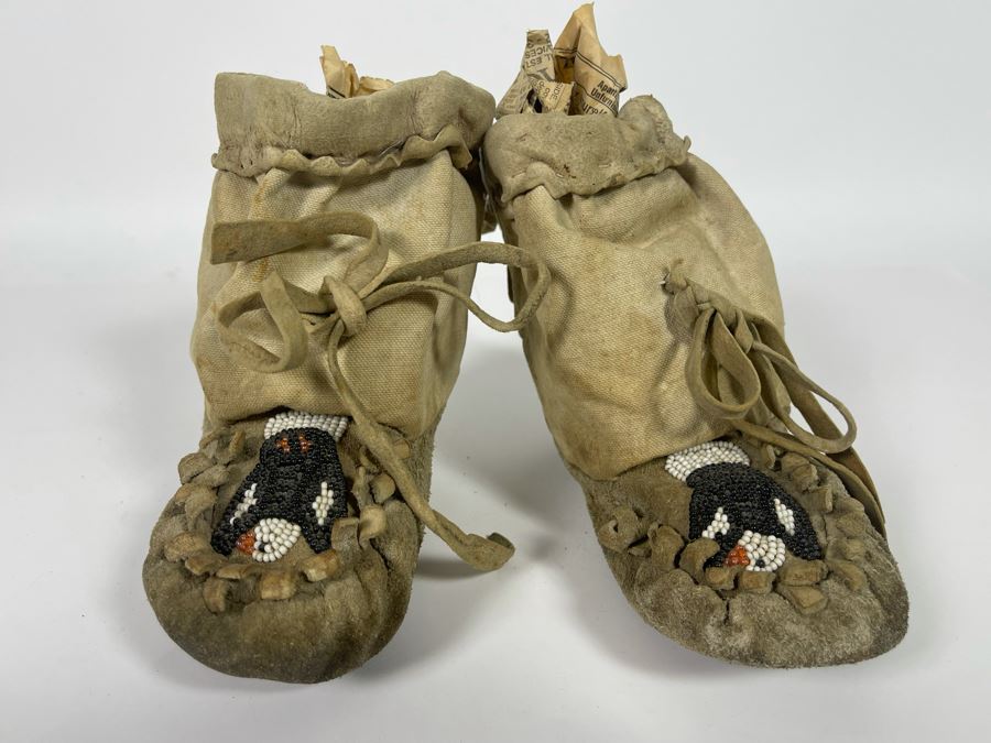 Vintage Child's Mukluks Moccasins With Beaded Bald Eagle Design 7L [Photo 2]