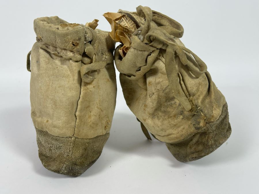 Vintage Child's Mukluks Moccasins With Beaded Bald Eagle Design 7L [Photo 8]