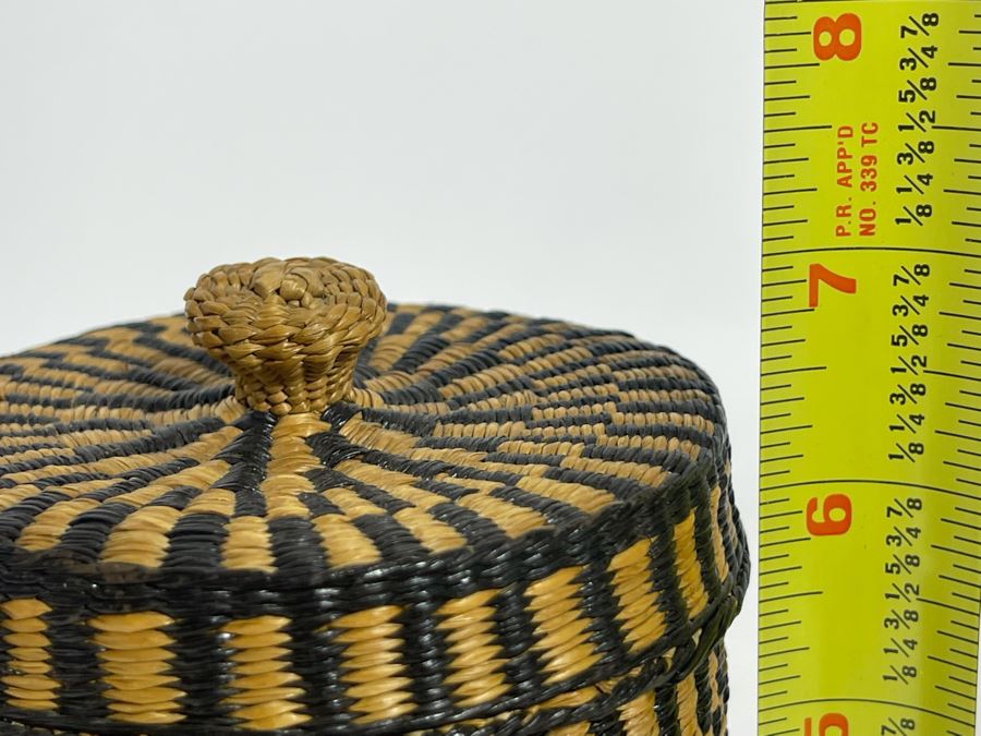 Vintage Native American Indian Northwest Coast Woven Basket With Lid 4W X 7H [Photo 9]