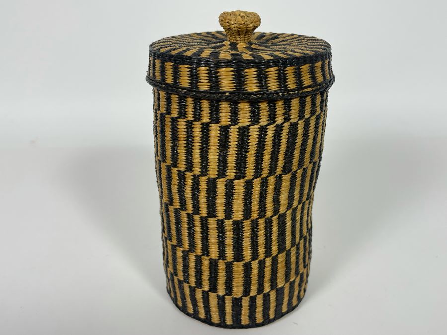 Vintage Native American Indian Northwest Coast Woven Basket With Lid 4W X 7H [Photo 2]