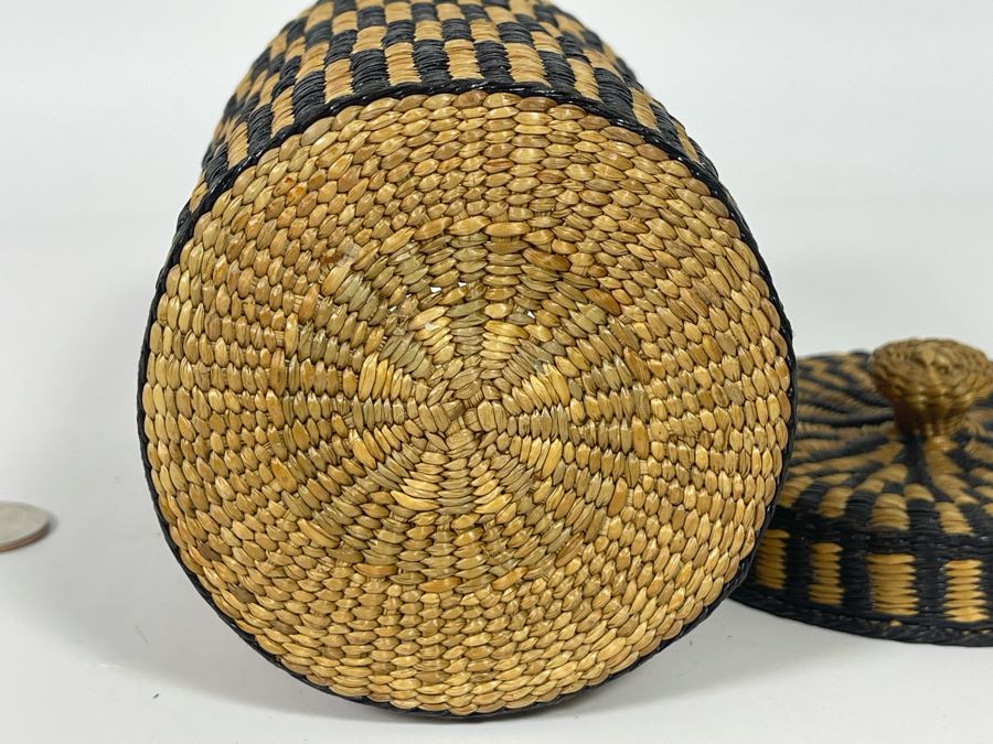 Vintage Native American Indian Northwest Coast Woven Basket With Lid 4W X 7H [Photo 8]