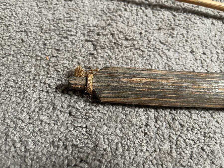 Vintage Native American Indian Bow And Various Hunting Arrows [Photo 7]