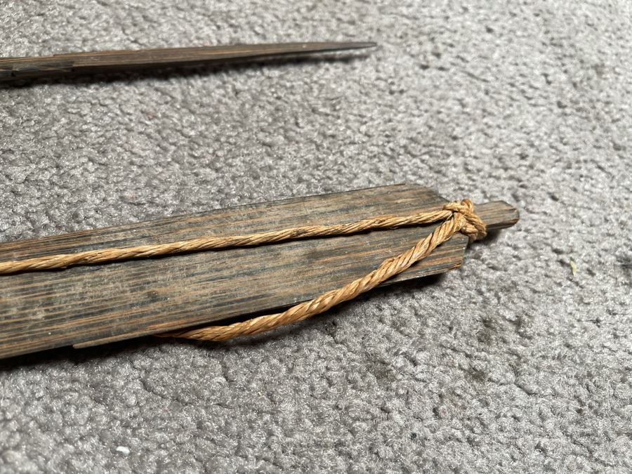 Vintage Native American Indian Bow And Various Hunting Arrows [Photo 4]