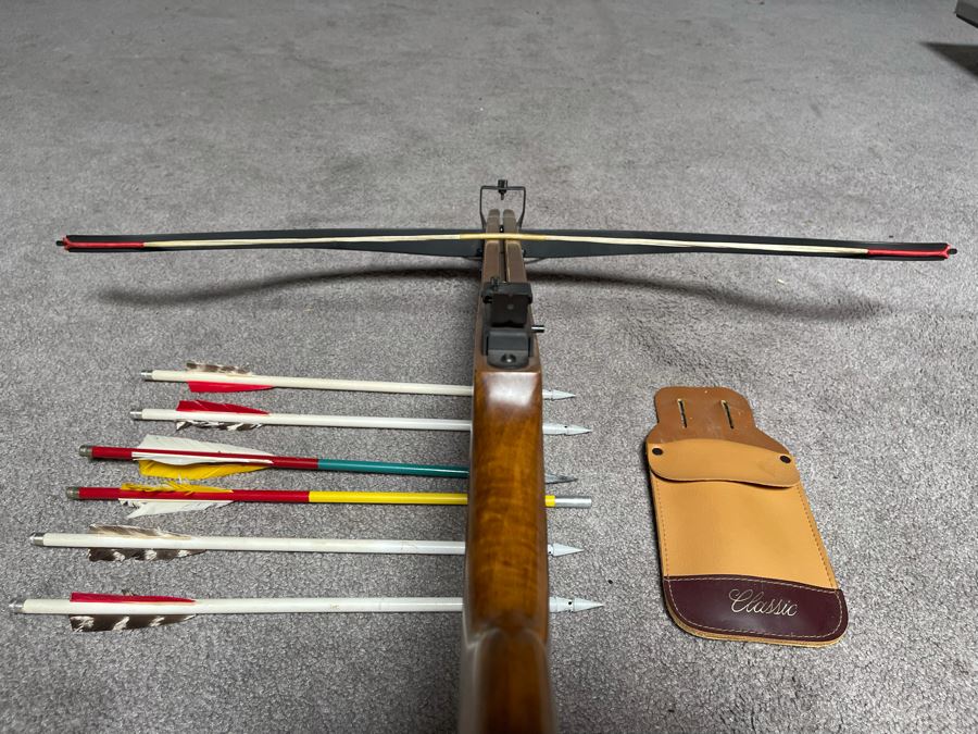 Vintage Wood And Metal Crossbow With Arrows [Photo 12]