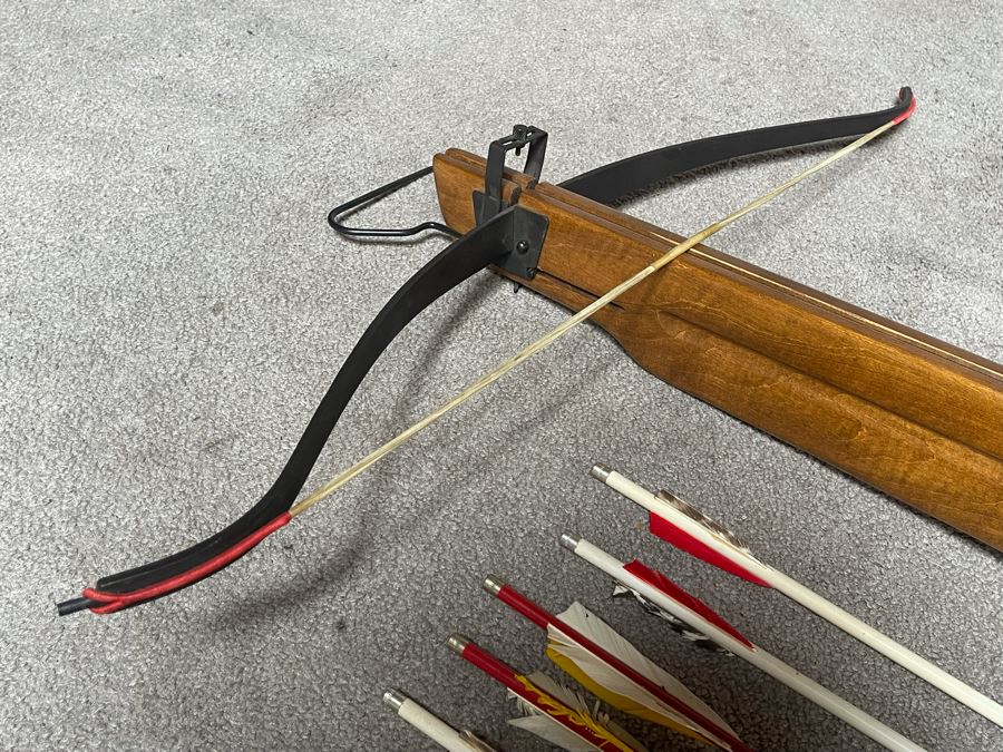 Vintage Wood And Metal Crossbow With Arrows [Photo 6]