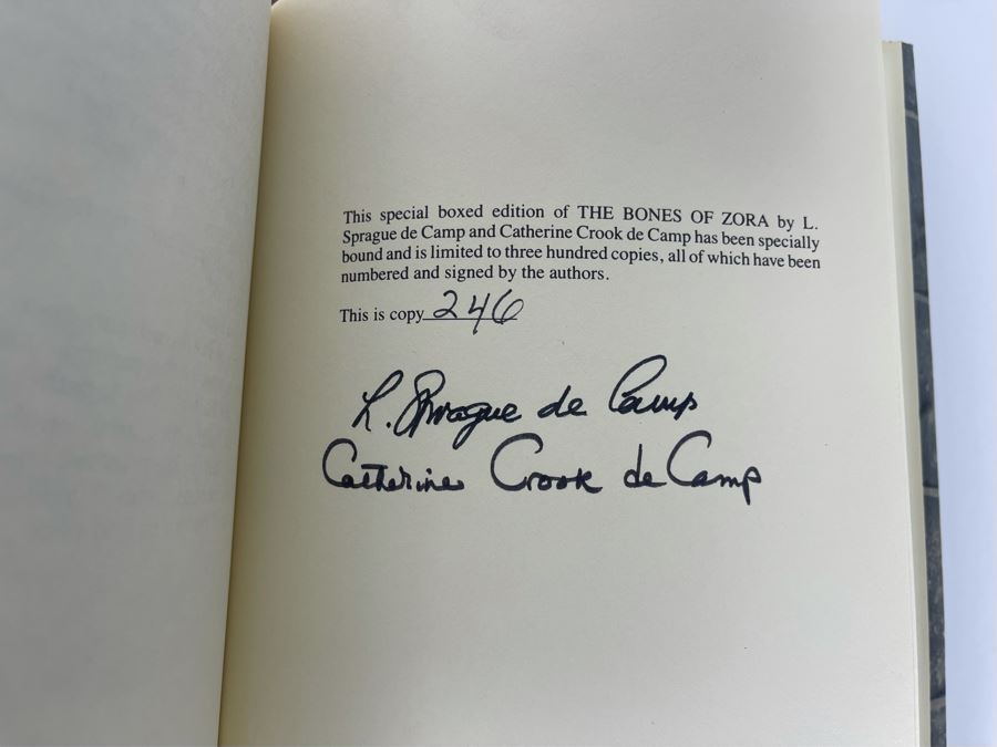 Signed Limited First Edition Hardcover Book With Slipcover The Bones Of Zora Signed By L. Sprague De Camp And Catherine Crook De Camp [Photo 6]