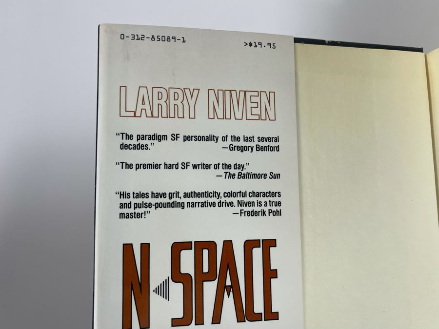 Signed First Edition Hardcover Book N-Space By Larry Niven [Photo 4]