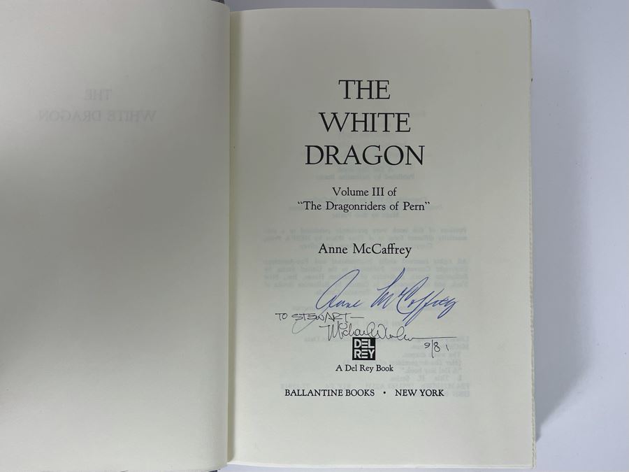 Signed First Edition Hardcover Book The White Dragon: Volume III Of The Dragonriders Of Pern By Anne McCaffrey [Photo 5]