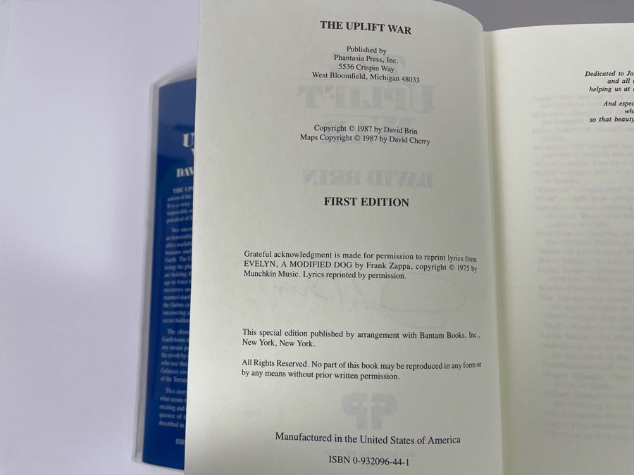 Signed First Edition Hardcover Book The Uplift War By David Brin [Photo 7]