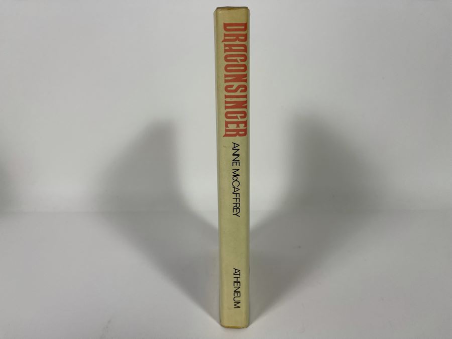 Signed First Edition Hardcover Book Dragonsinger By Anne McCaffrey [Photo 3]