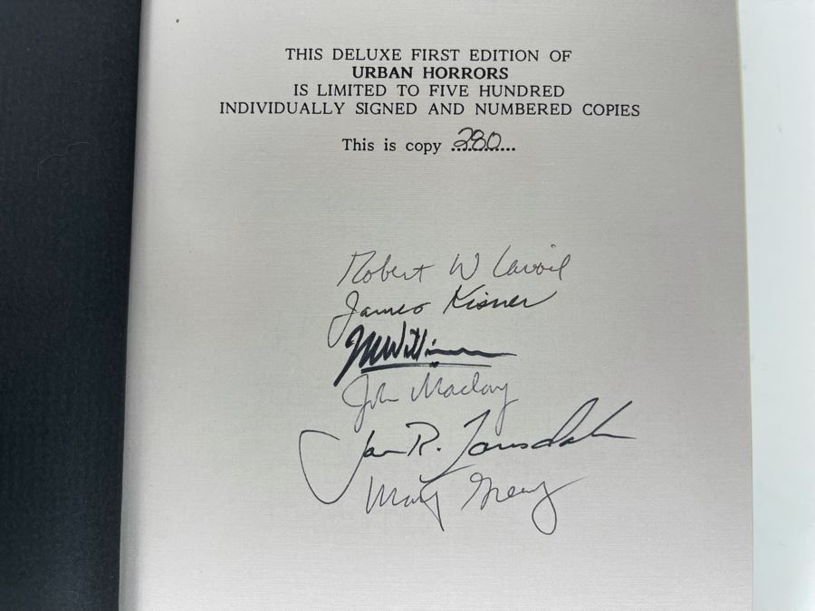 Signed Limited / First Edition Hardcover Book With Slipcover Urban Horrors Signed By 12 Authors Including Ray Bradbury [Photo 6]