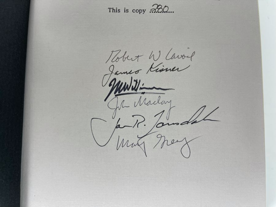 Signed Limited / First Edition Hardcover Book With Slipcover Urban Horrors Signed By 12 Authors Including Ray Bradbury [Photo 7]