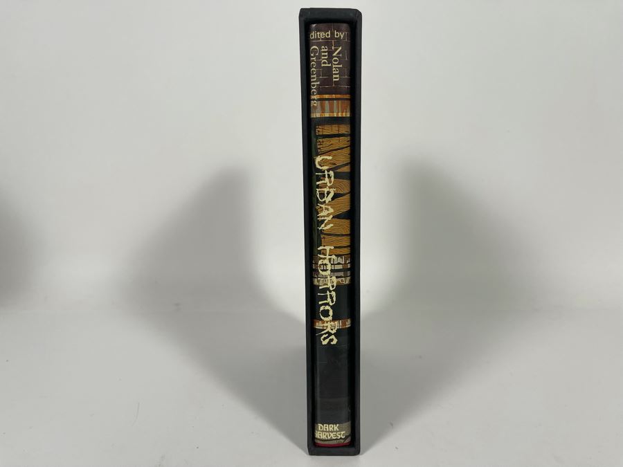 Signed Limited / First Edition Hardcover Book With Slipcover Urban Horrors Signed By 12 Authors Including Ray Bradbury [Photo 3]