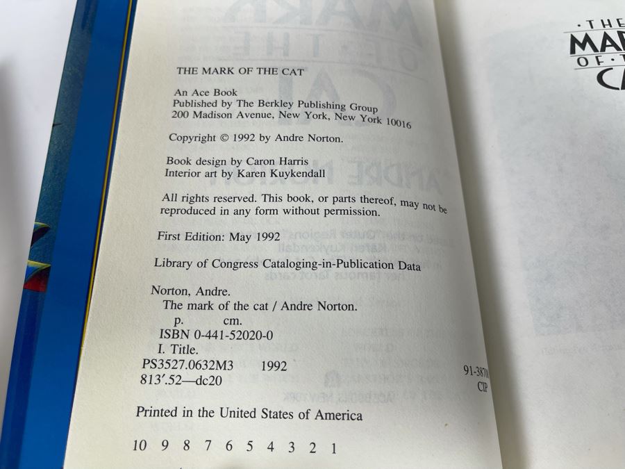 Eight First Edition Hardcover Science Fiction Fantasy Books [Photo 5]