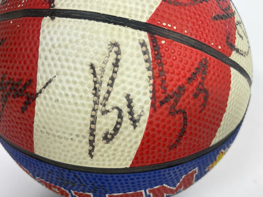 Signed Harlem Globetrotters Mini Basketball - See Photos [Photo 9]