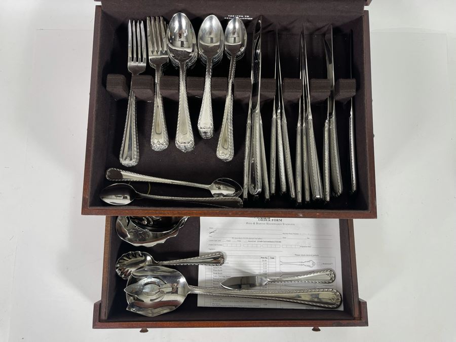 Reed & Barton Stainless Steel Flatware Set With Storage Box 14.5W X 11D X 6H [Photo 4]