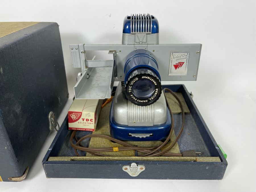 Vintage Art Deco Slide Projector With Case By TDC Vivid Mainliner 300 [Photo 7]