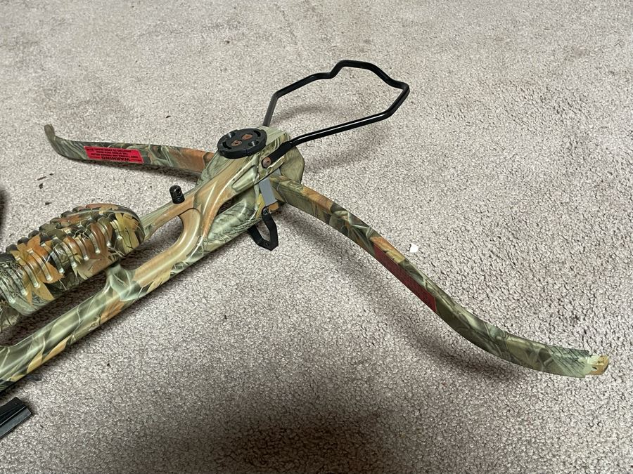 Jaguar Crossbow With Arrows (Missing Crossbow Strings) [Photo 10]