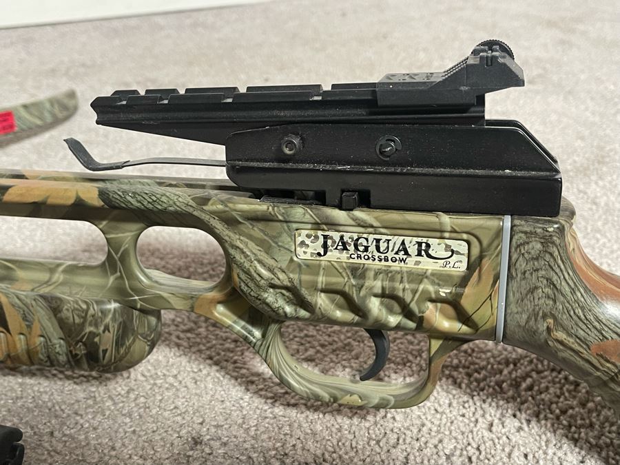 Jaguar Crossbow With Arrows (Missing Crossbow Strings) [Photo 5]