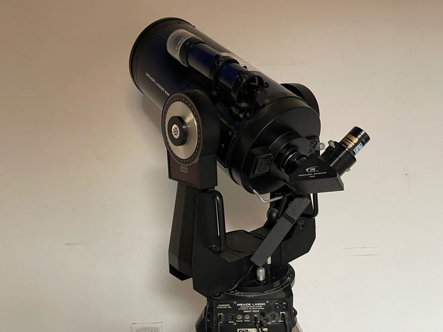 Meade LX200 EMC Telescope With Smart Drive, Remote Control & Tripod (See Photos For Dent In Side Of Metal) [Photo 10]